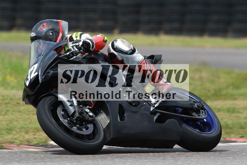 Archiv-2022/13 25.04.2022 Plüss Moto Sport ADR/Freies Fahren/32